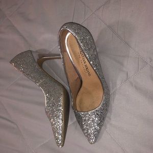 sparkly pointed toe tip heals